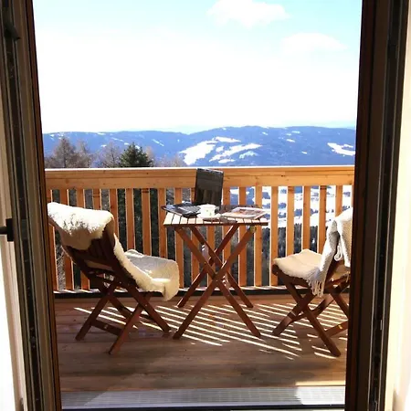 Guest house Almdorf Tonnerhuette 3*