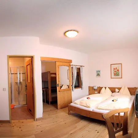 Πανσιόν Almdorf Tonnerhuette 3*