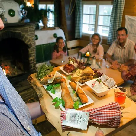 Πανσιόν Almdorf Tonnerhuette